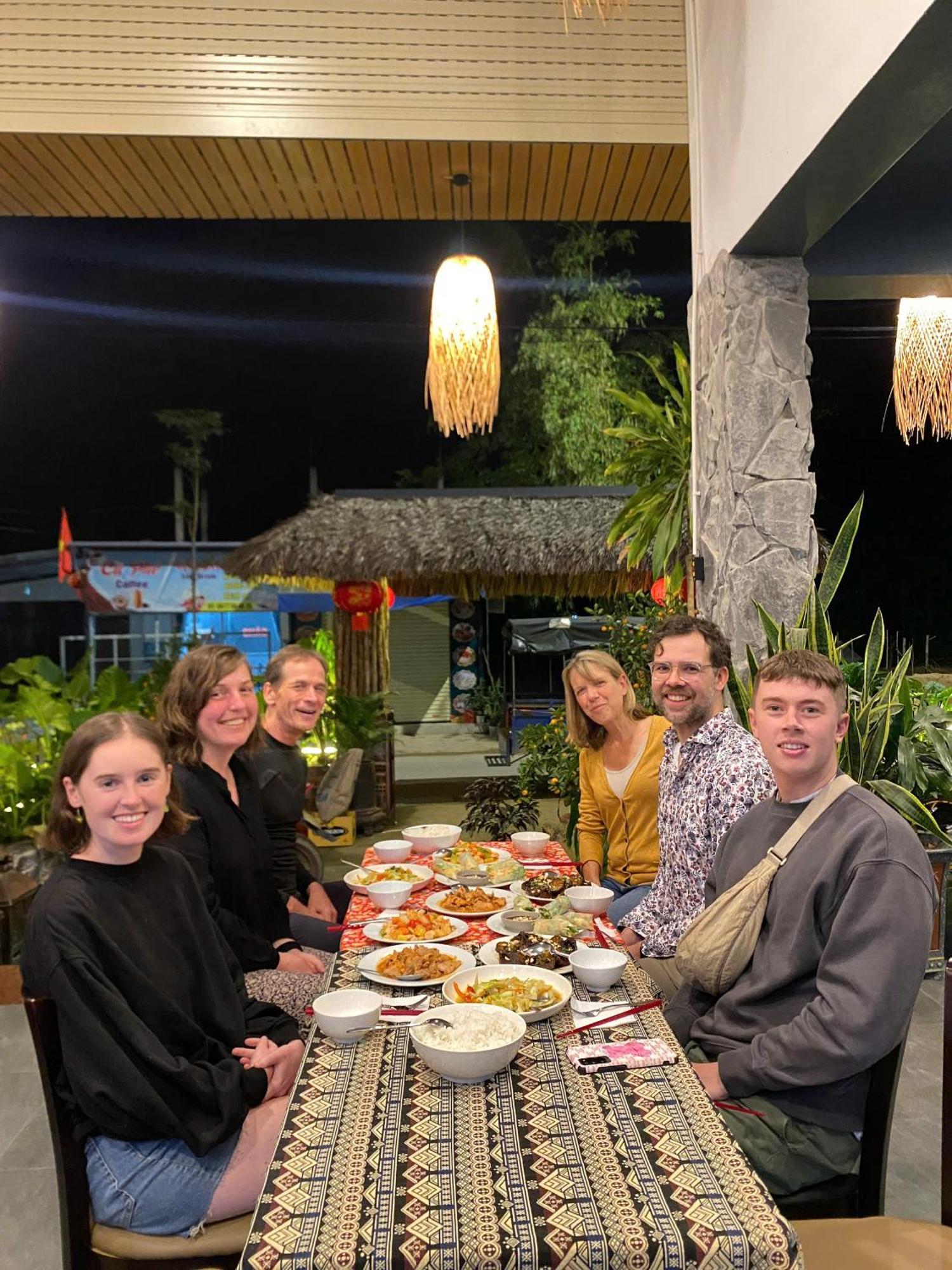 Tutu'S Homestay Phong Nha Bagian luar foto